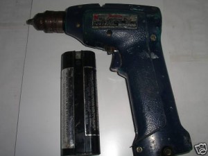 Prima bormasina cu acumulator - Makita 6010D